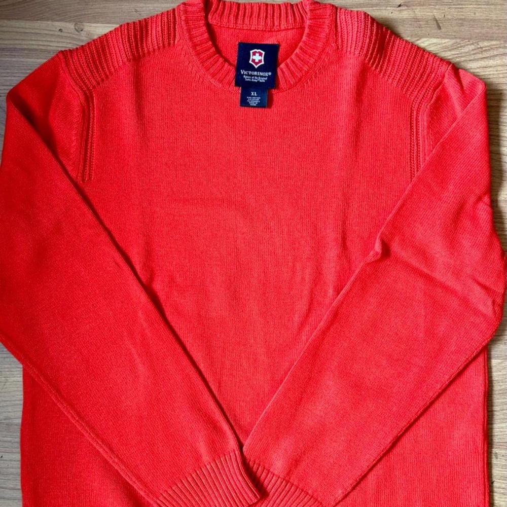 Victorinox Swiss Army Sweater NWOT